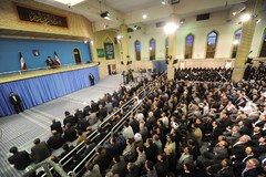 رهبر معظم انقلاب در دیدار هزاران نفر از معلمان سراسر کشور:باید عظمت و هیبت ملت ایران محفوظ بماند/ موافق مذاکره زیر شبحِ تهدید نیستم رهبر معظم انقلاب در دیدار هزاران نفر از معلمان سراسر کشور:باید عظمت و هیبت ملت ایران محفوظ بماند/ موافق مذاکره زیر شبحِ تهدید نیستم